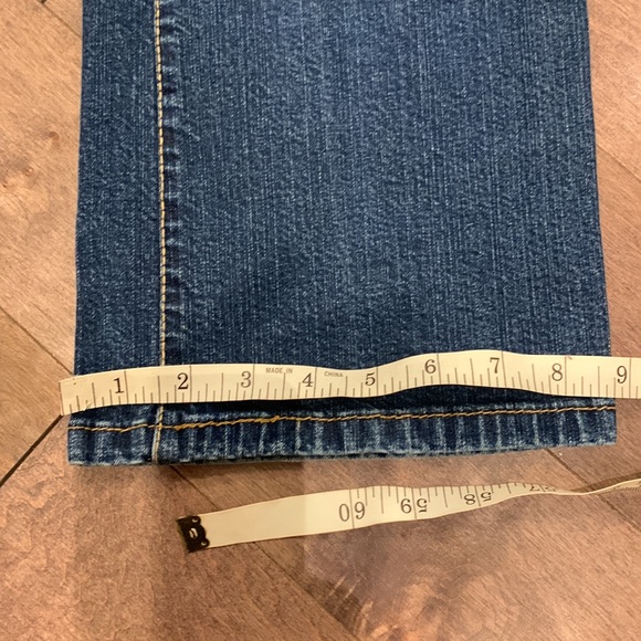 Levi’s Relaxed Boot Cut Jeans - Picture 6 of 7